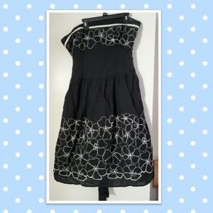 B. SMART Black and White Floral Dress